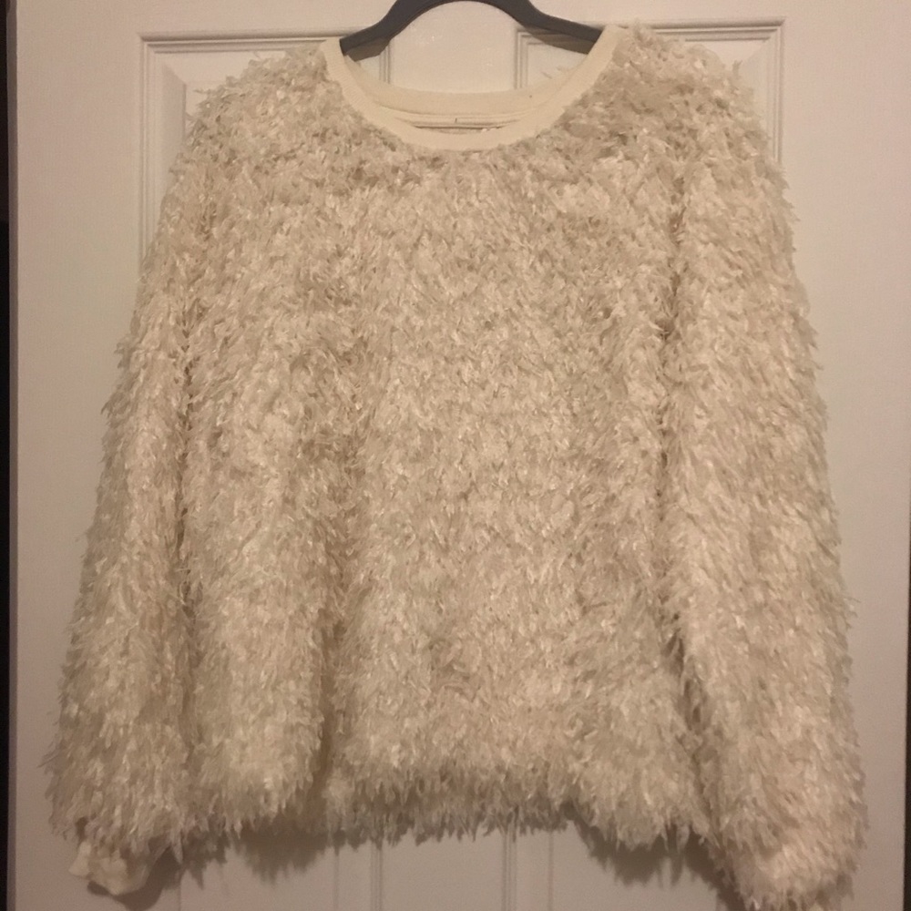 Off-White/Cream Ostrich look sweater